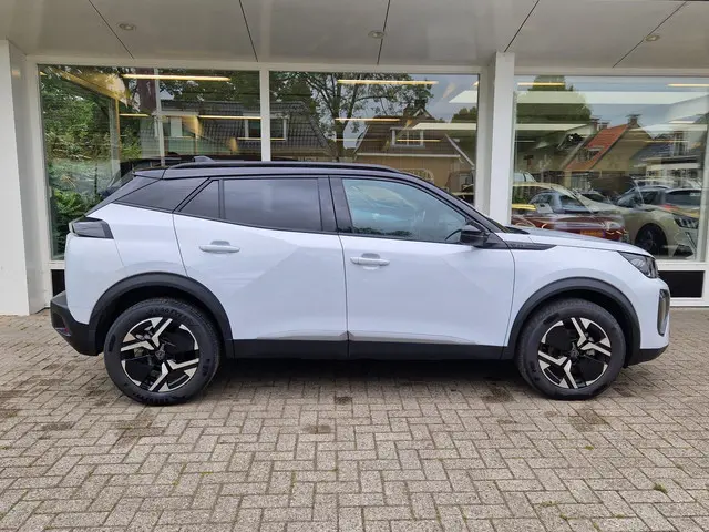 Peugeot 2008 1.2T 130pk Automaat GT 2024 Benzine 3