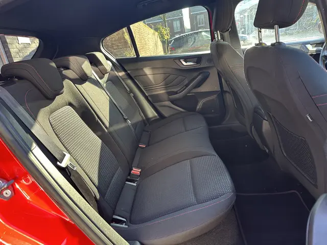 Ford Focus 1.0 EcoBoost ST Line Business 2019 Benzine 14