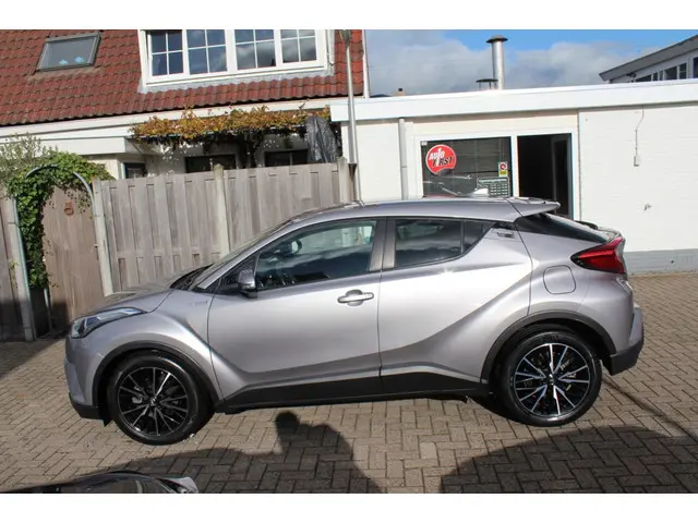 Toyota C-HR 3