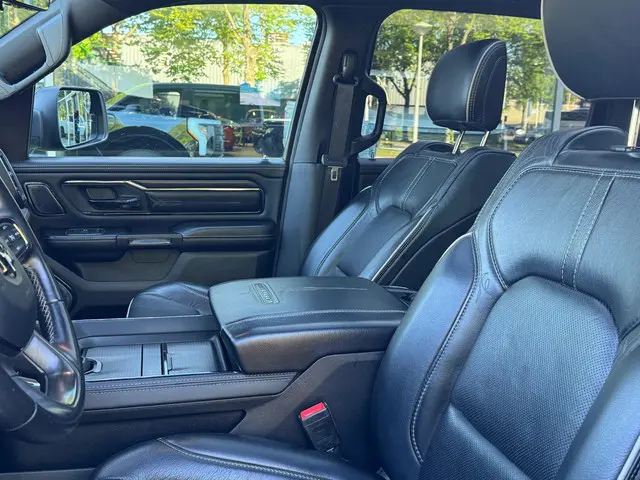 RAM 1500 5.7 V8 4x4 Limited Night 2022 LPG/Gas 18