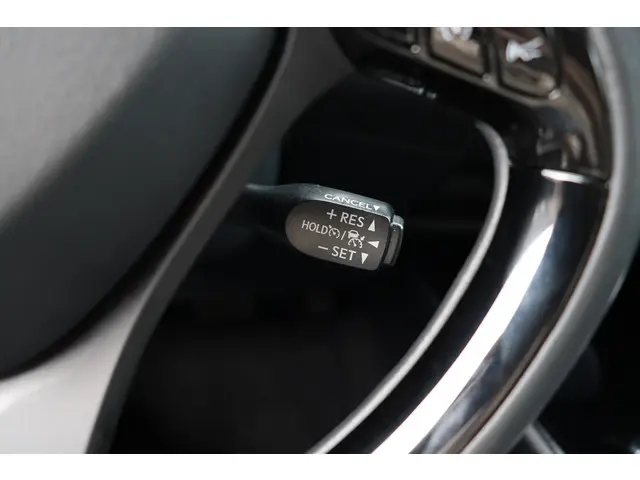 Toyota C-HR 1.8 Hybrid Dynamic, 2023 Hybride Benzine 14