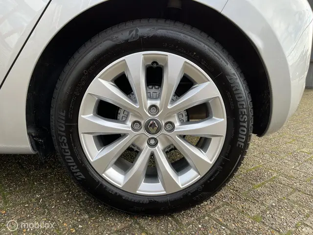 Renault Clio 1.0 TCe Intens 2021 Benzine 19