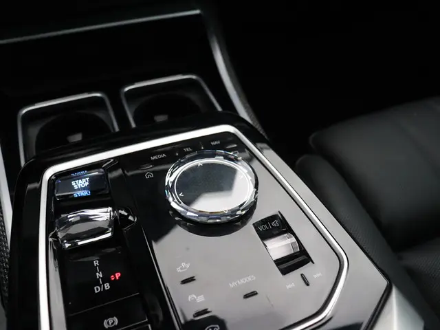 BMW i7 xDrive60 106 kWh 2024 Elektrisch 38