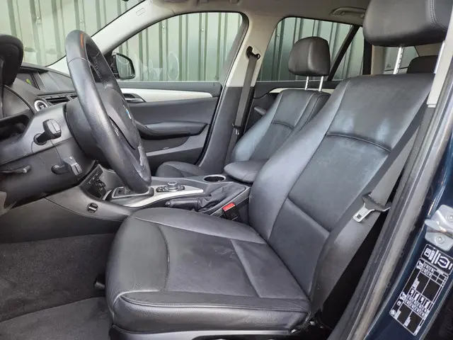 BMW X1 SDrive20i Chrome Line LEDER 2014 Benzine 13