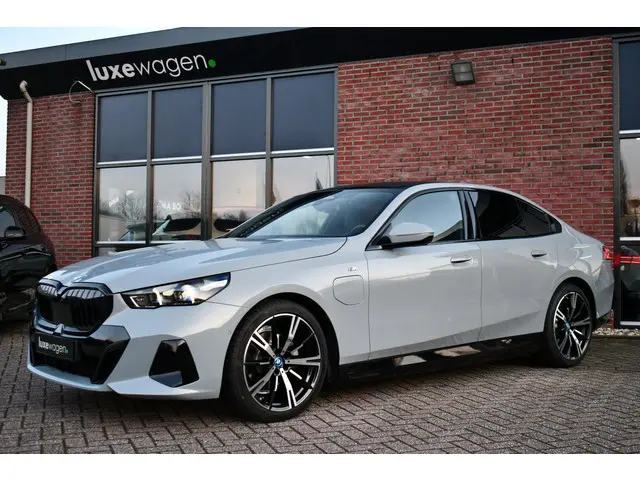 BMW 5 Serie 530e M-Sport 2024 Hybride Benzine 32