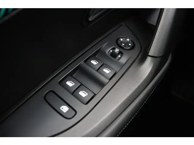 Peugeot 2008 1.2 PureTech Allure Pack 2022 Benzine 17