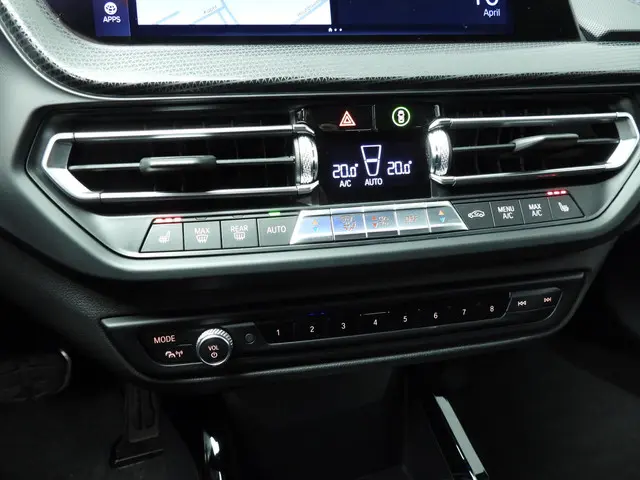 BMW 1 Serie 5-deurs 118i 2020 Benzine 14