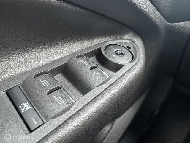 Ford Kuga 1.6 Titanium 2014 Benzine 27