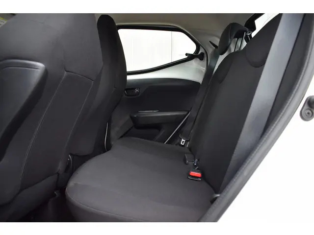 Toyota Aygo 1.0 VVT-i 5Drs X-Now 2016 Benzine 8
