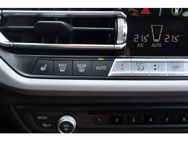 BMW 1 Serie 118i Executive Edition 2019 Benzine 29
