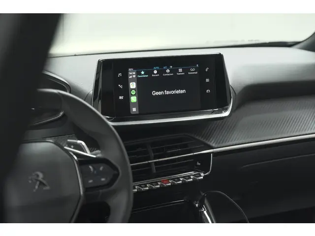 Peugeot 2008 PureTech 130 EAT8 GT 2024 Benzine 65