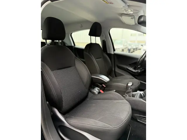 Peugeot 208 1.2 PureTech Allure 2018 Benzine 15