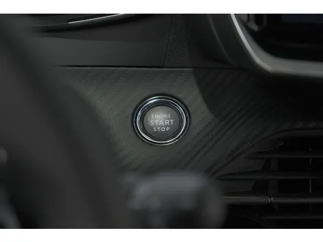 Peugeot 2008 1.2 Hybrid 145 Allure 2025 Hybride Benzine 43