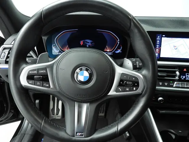 BMW 3 Serie Touring 318i 2022 Benzine 11