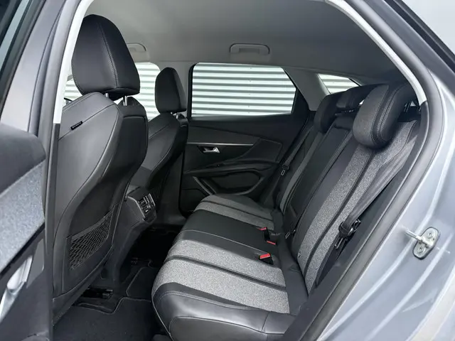 Peugeot 3008 1.2 PureTech Allure 2017 Benzine 11