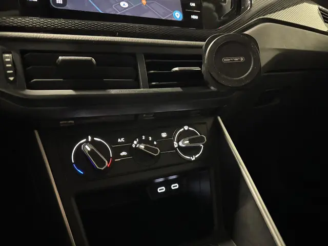 Volkswagen Polo 1.0 TSI Life PDC CARPLAY 2022 Benzine 21