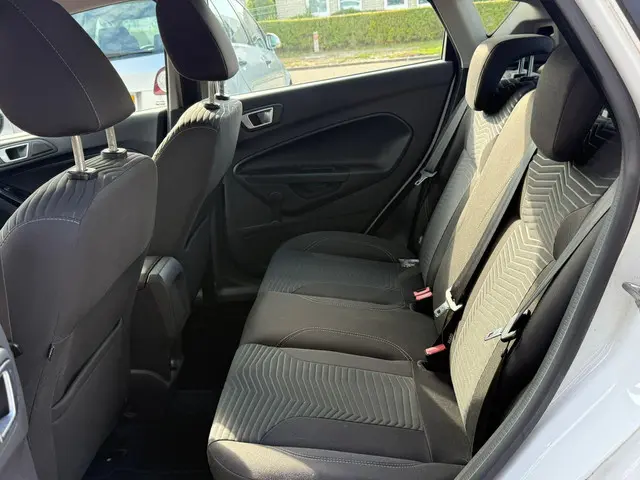 Ford Fiesta 1.0 Titanium 2015 Benzine 9