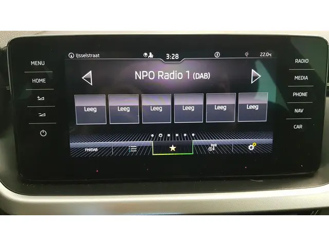 Škoda Kamiq 1.0 TSI 110pk DSG Style 2021 Benzine 18