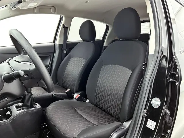 Mitsubishi Space Star 1.2 Connect+ 2023 Benzine 33