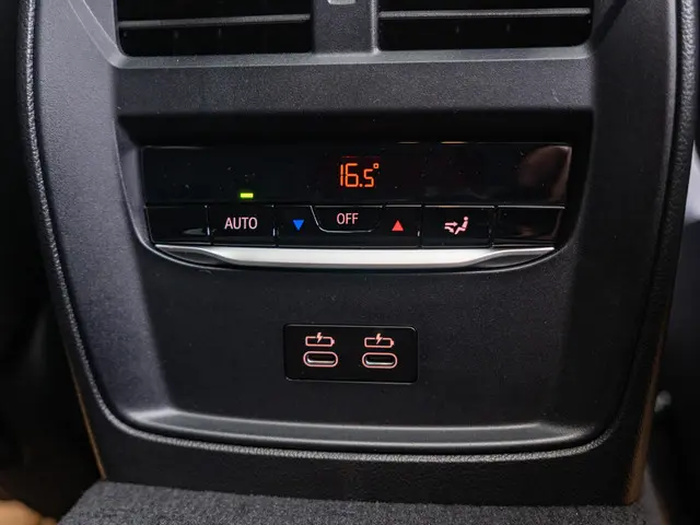 BMW 3 Serie Touring 330e xDrive 2025 Hybride Benzine 32