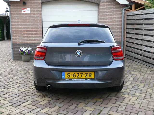 BMW 1 Serie 116i Urban Line 2013 Benzine 6