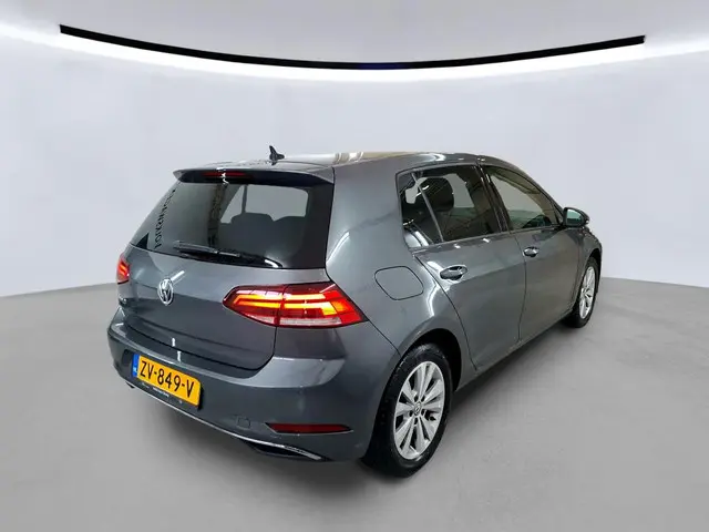 Volkswagen Golf 1.5 TSI 150pk H6 Highline 2019 Benzine 3