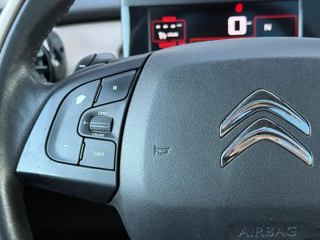 Citroën C4 Cactus 1.2 e-VTi Shine 2014 Benzine 20