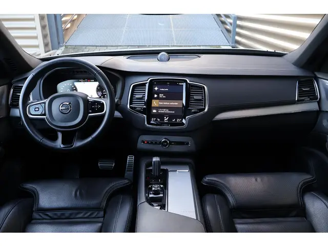 Volvo XC90 B6 AWD R-Design 2022 Benzine 22