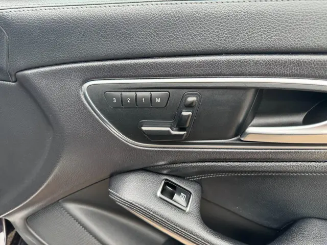 Mercedes-Benz CLA 200 Prestige PANO AUT!! 2013 Benzine 10