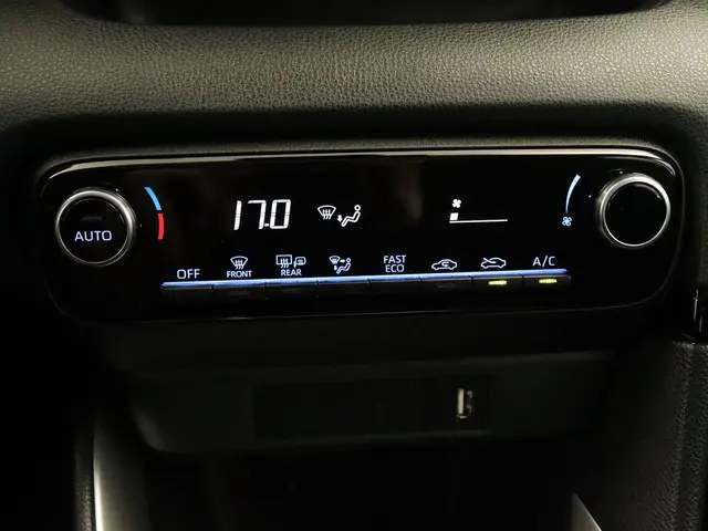 Toyota Yaris 1.5 Hybrid Active 2022 Hybride Benzine 29