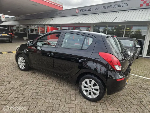 Hyundai i20 1.2i i-Vision 2013 Benzine 7
