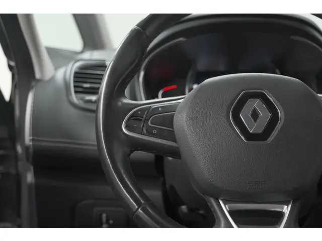 Renault Grand Scénic TCe 140 EDC Limited 2021 Benzine 33