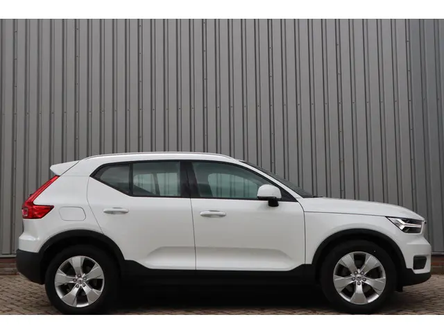 Volvo XC40 T4 Momentum Pro 2019 Benzine 4
