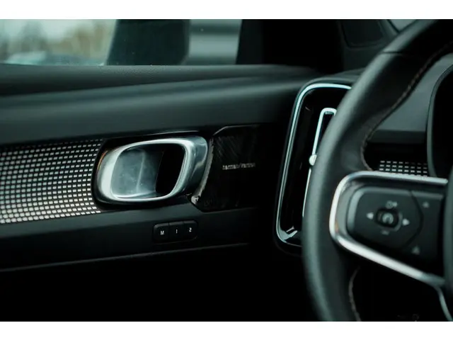 Volvo XC40 Recharge P8 AWD R-Design 2020 Elektrisch 26