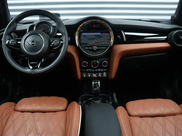 MINI 5-Deurs Cooper 2020 Benzine 11