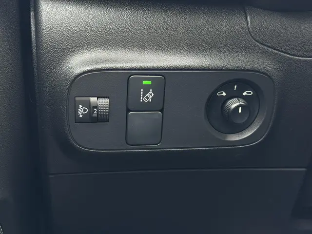 Citroën C3 1.2 PureTech S&S Shine 2018 Benzine 28