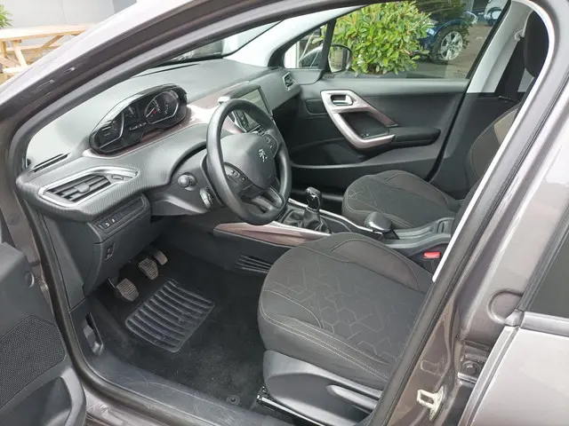 Peugeot 2008 1.2 VTi Blue Lease 2014 Benzine 5
