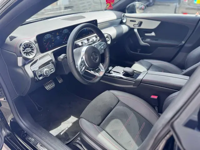 Mercedes-Benz CLA 200 AMG Line 2022 Benzine 17
