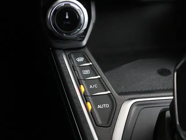 Lynk & Co 01 1.5 2022 Hybride Benzine 25