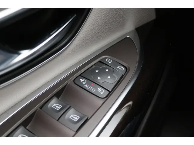 Renault Espace 1.8 TCe Limousin 7p. 2018 Benzine 37