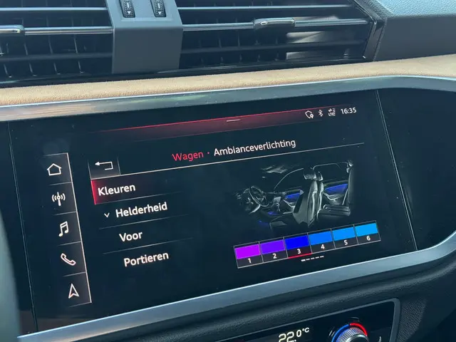 Audi Q3 35 TFSI * Leder * 360 Camera * Keyless 2020 Benzine 38