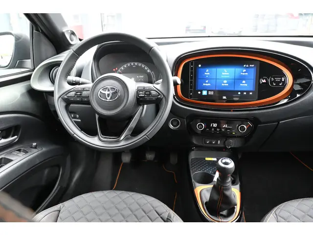 Toyota Aygo X 1.0 VVT-i MT Limited 2022 Benzine 32