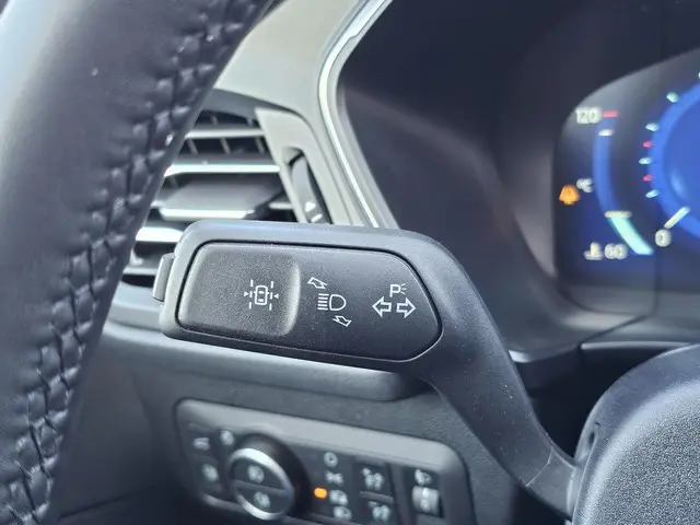 Ford Kuga 2.5 PHEV Titanium X 2023 Hybride Benzine 17