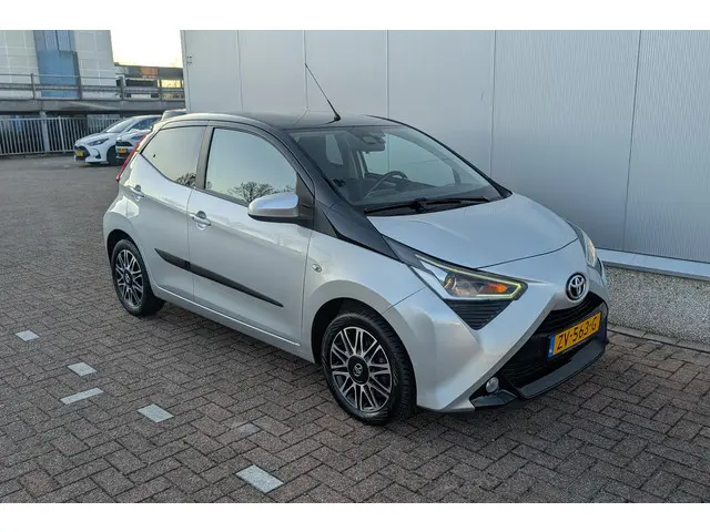 Toyota Aygo 1.0 VVT-i x-clusiv 2019 Benzine 14