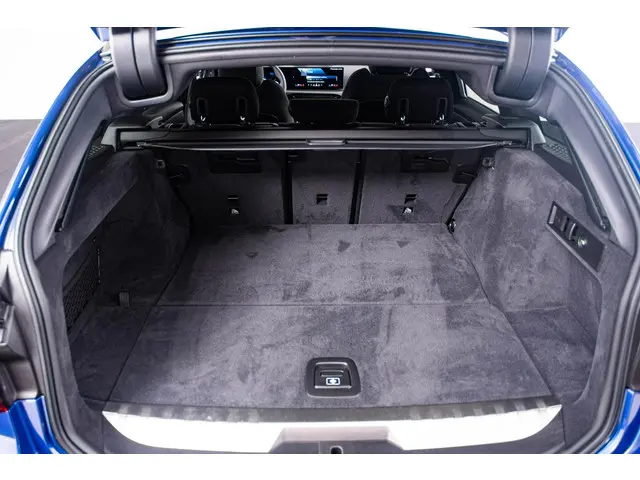 BMW 3 Serie Touring 330e 2025 Hybride Benzine 49