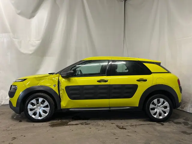 Citroën C4 Cactus 1.2 VTi Live SCHADEAUTO!! 2014 Benzine 3