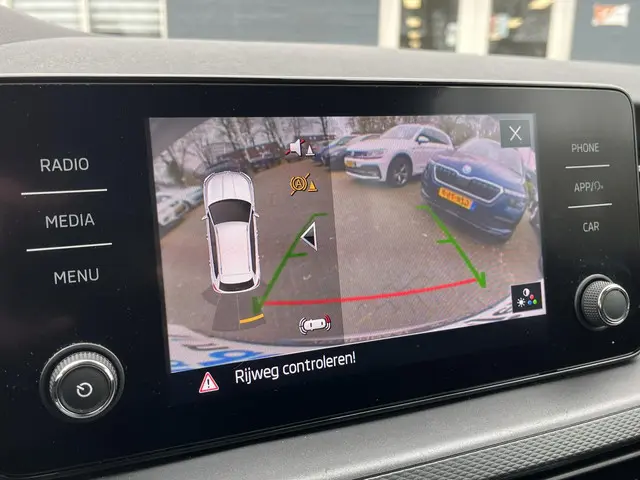 Škoda Kamiq 1.5 TSi ACT Business 2021 Benzine 19