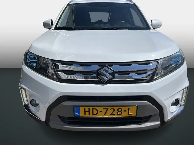 Suzuki Vitara 1.6 High Executive 2015 Benzine 2