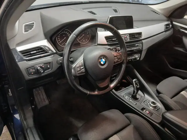 BMW X1 SDrive18i SCHADEAUTO!! 2017 Benzine 13