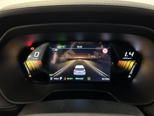 MG ZS Hybrid+ 1.5 Hybrid+ Luxury 2025 Hybride Benzine 4